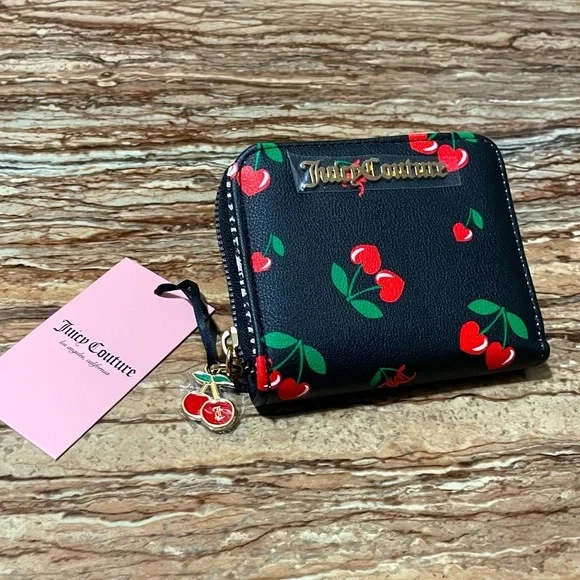 Juicy Couture - Picture 6 of 7